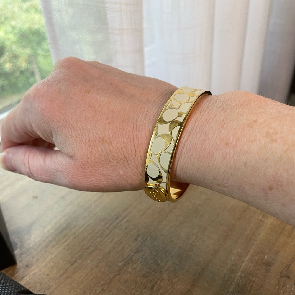 COACH signature bangle bracelet - Picture 4 of 5